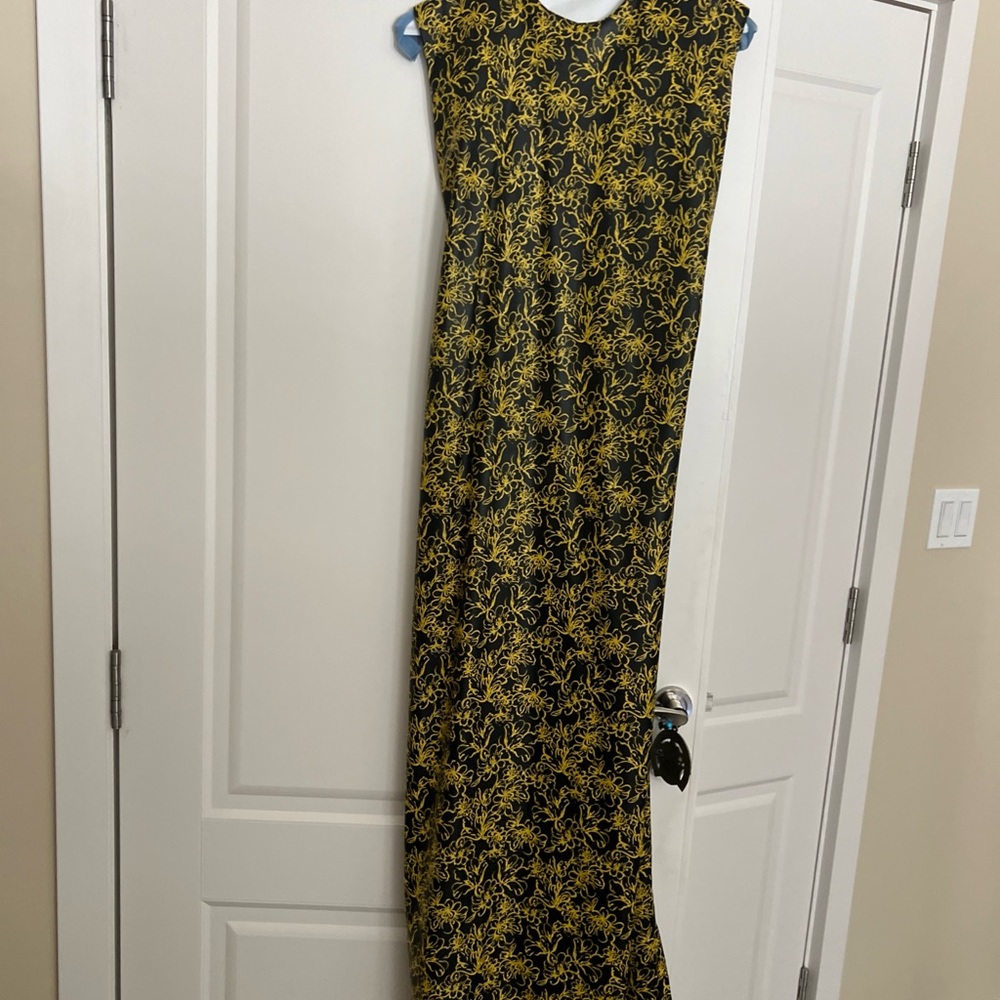 Markoo-Black and Yellow Floral Maxi Dress
Brand New , faux leather
